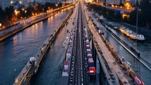 Ukraine Targets Key Bridge in Crimea Amid Ongoing Conflict | rtp autowin88, sbctoto, slot 1m login, 
