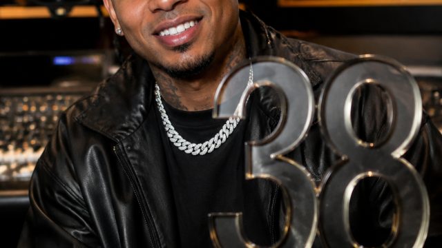 Ozuna Celebrates Milestone with 38th No. 1 Hit on Latin Airplay Chart | master 88 casino, fifa 16 so